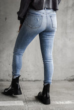 Load image into Gallery viewer, 90&#39;s High Rise Skinny
